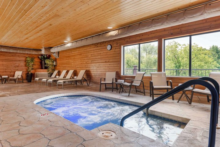 Pool Hotel