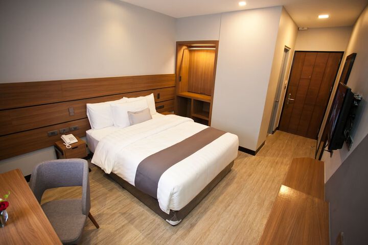 Room 4 of 11