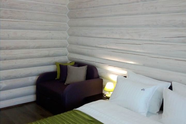 Room 27 of 79