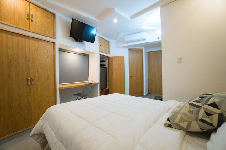 Room 13 of 37
