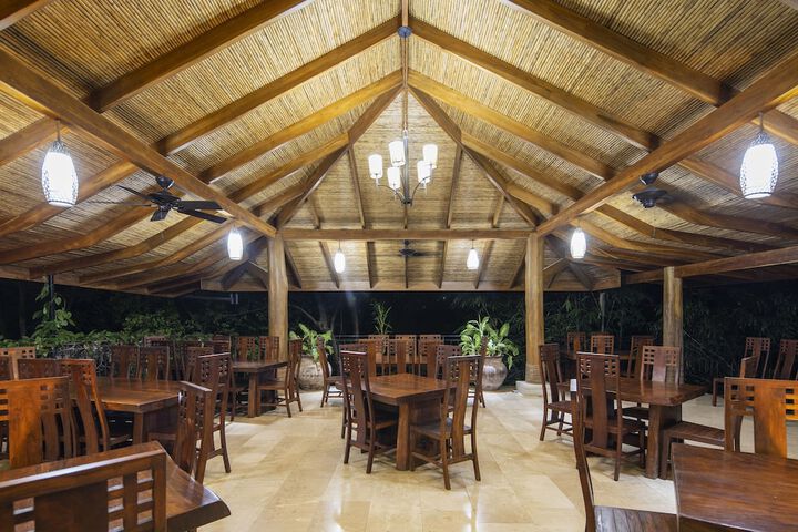 Dining 146 of 176