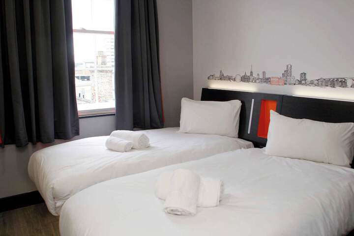 Room 5 of 47