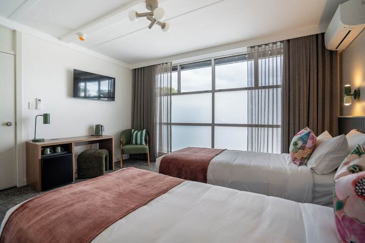 Room 8 of 13