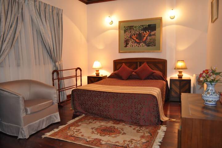 Room 4 of 34