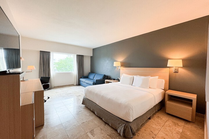 Room 15 of 78