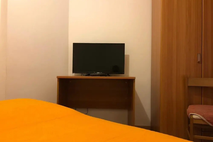 Room 15 of 22
