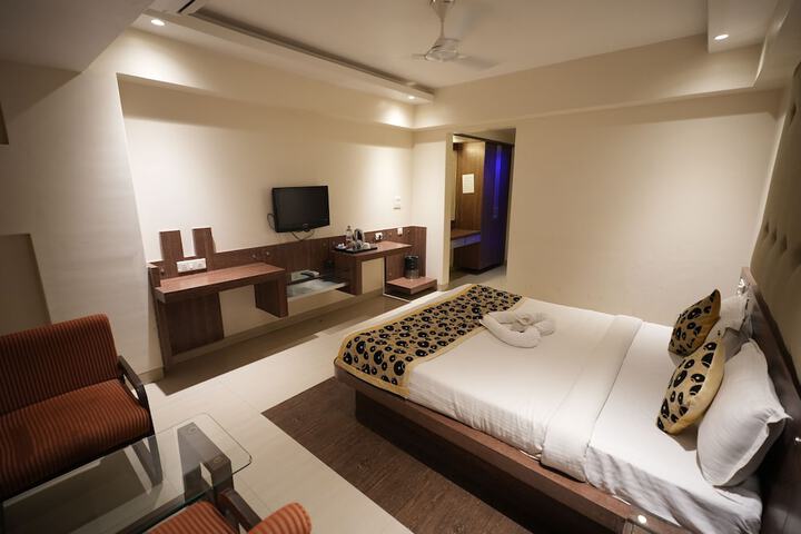 Room 13 of 34