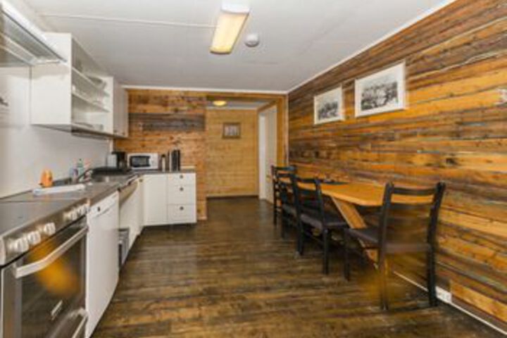 Dining 8 of 36