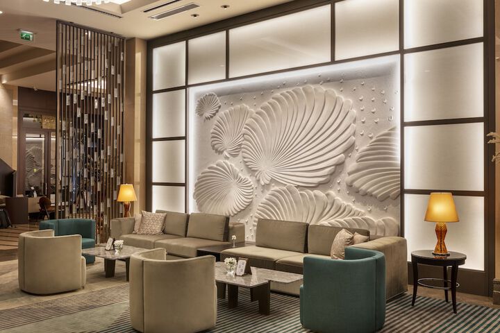 Entrance & Lobby