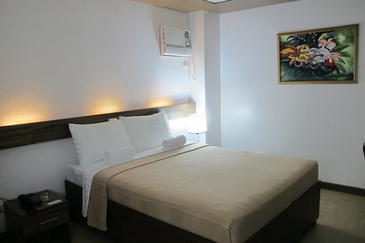 Room 13 of 46