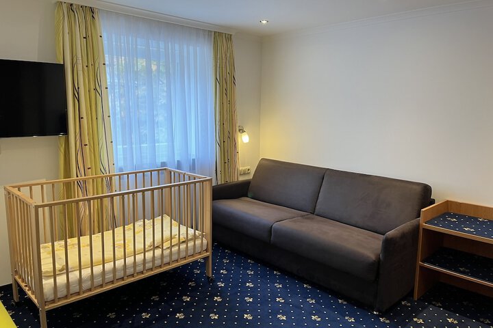 Room 10 of 49