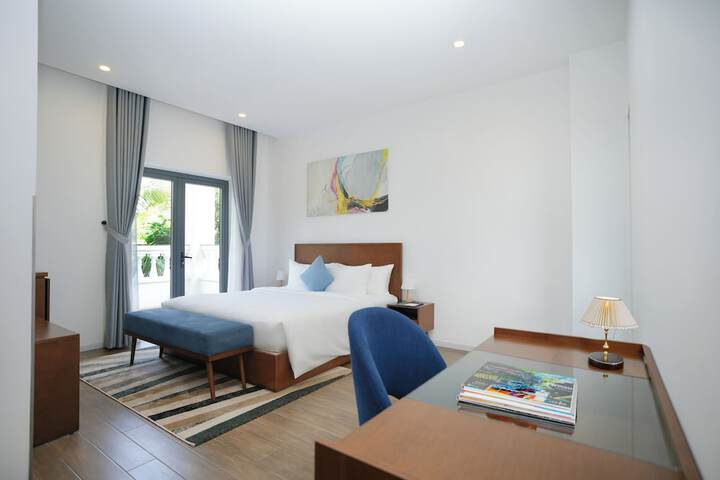 Room 46 of 165