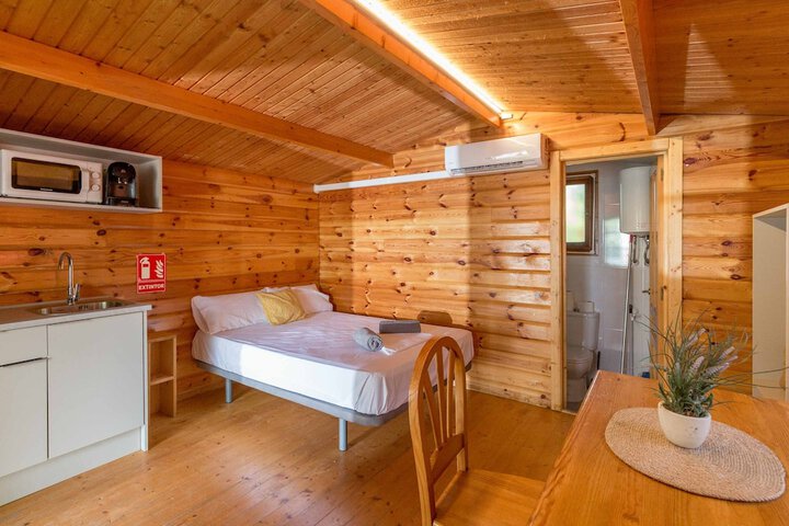 Room 4 of 32