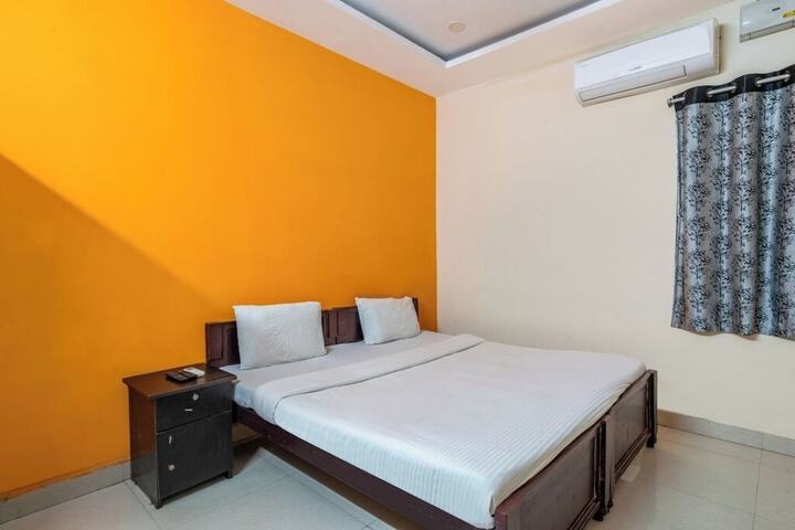 Room 6 of 23
