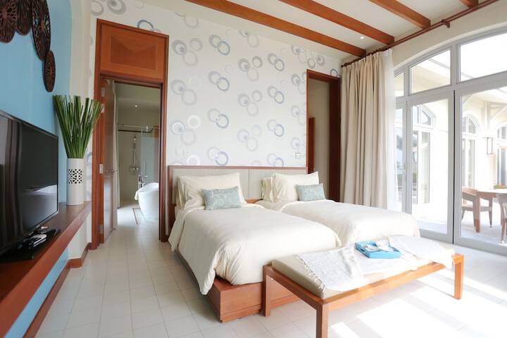Room 10 of 72