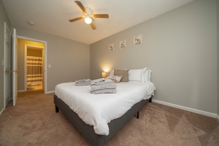 Room 11 of 30