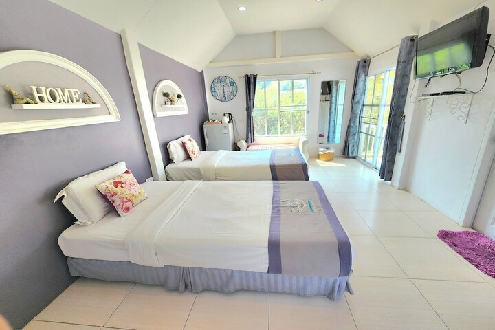 Room 9 of 446