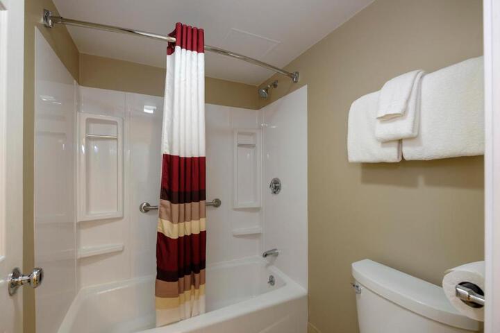 Deluxe Queen Upper Floor (5 of 26)