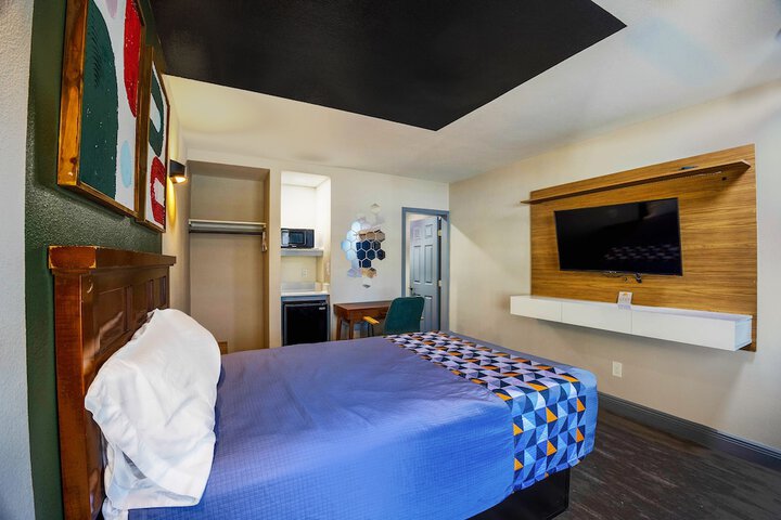 1 King Bed with Kitchenette (39 of 68)