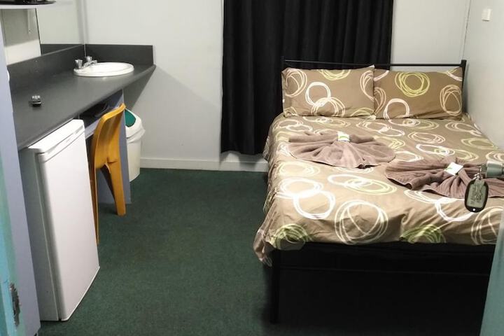 Room 7 of 27