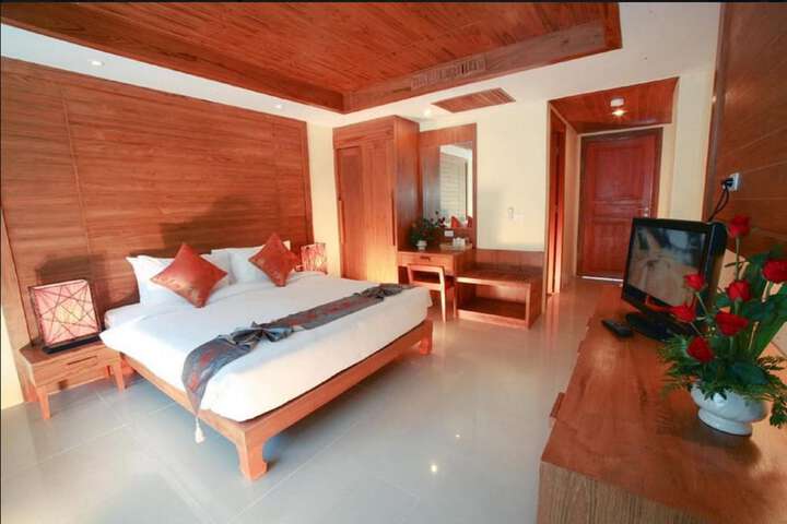 Room 4 of 42