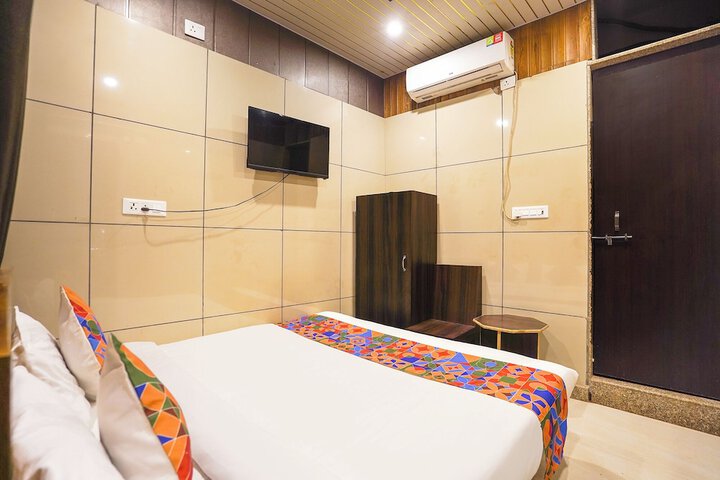 Room 13 of 35
