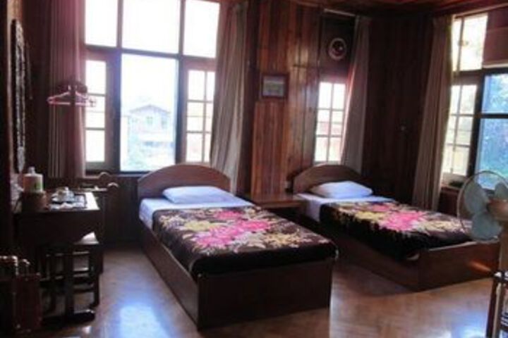 Room 15 of 32