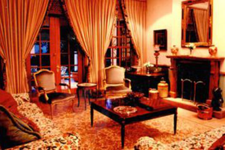 Lounge 5 of 27