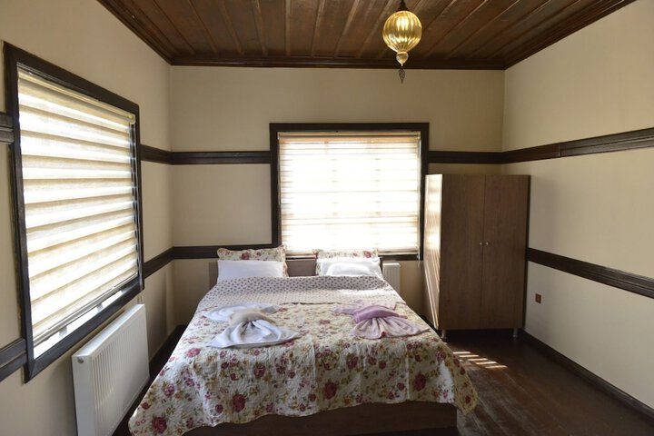 Room 4 of 44