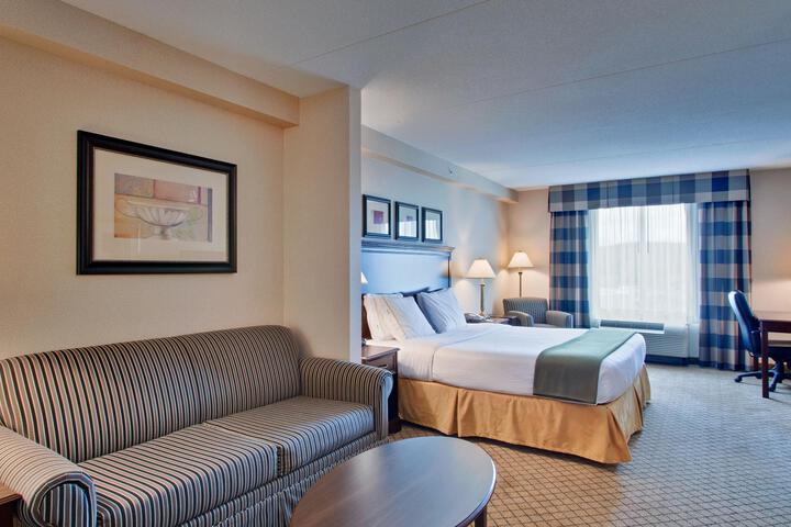 Suite 2 Queen Beds (5 of 7)