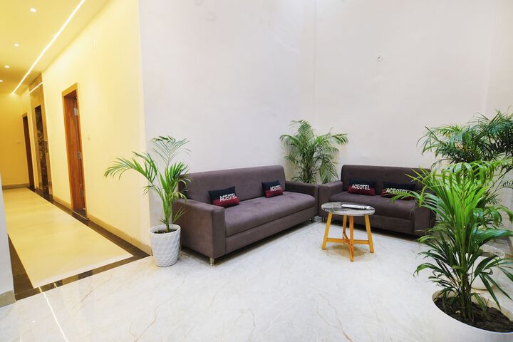Hotel Interior 10 of 48