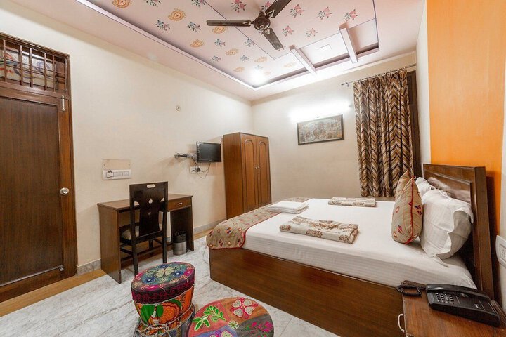Room 8 of 26
