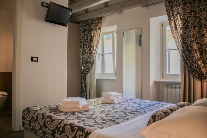 Room 25 of 57
