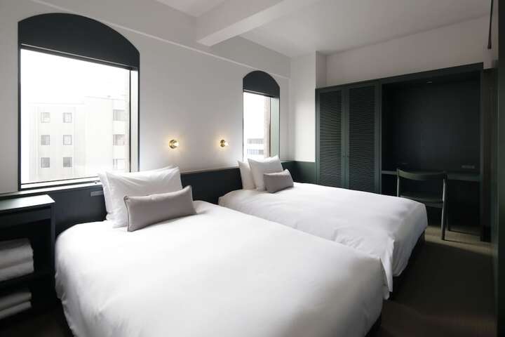 Room 5 of 61