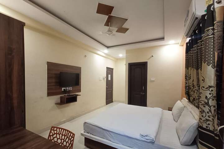 Room 9 of 23