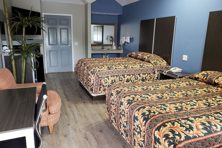 Room 7 of 17