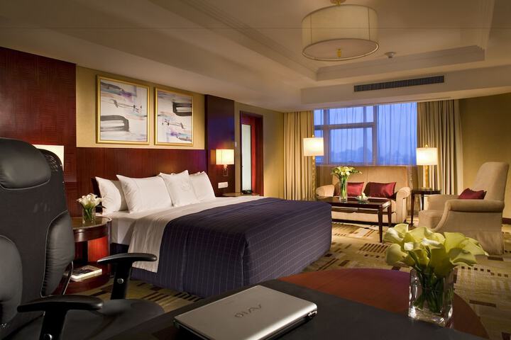 Room 8 of 45