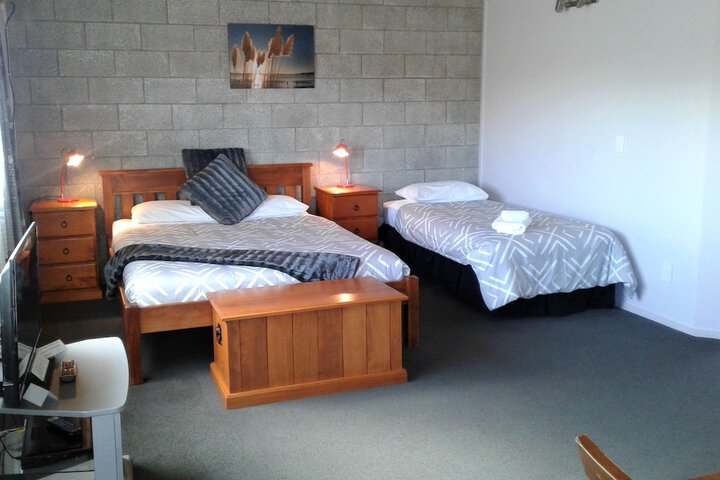 Room 17 of 33