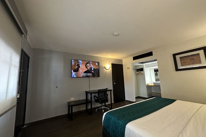 Room 57 of 215