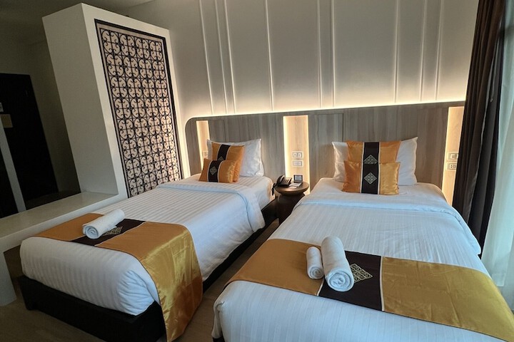 Room 13 of 31