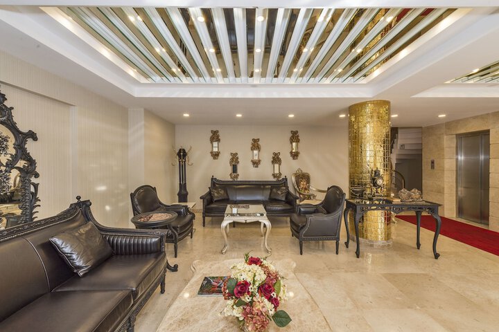 Guest Lobby