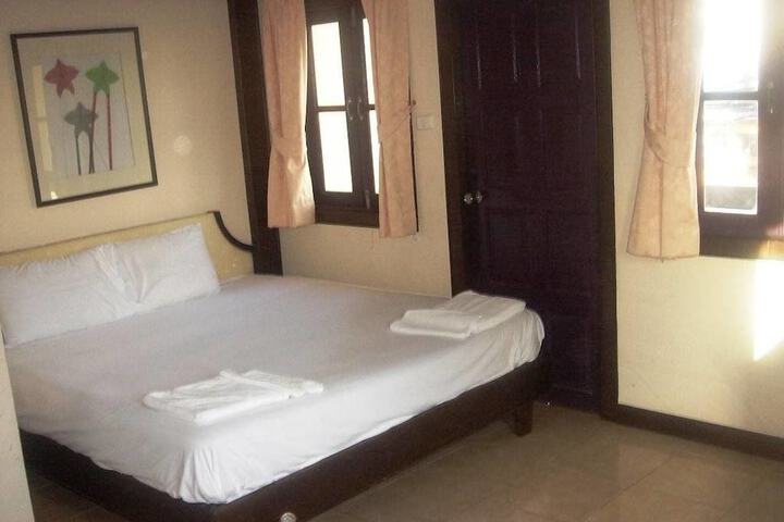 Room 4 of 5