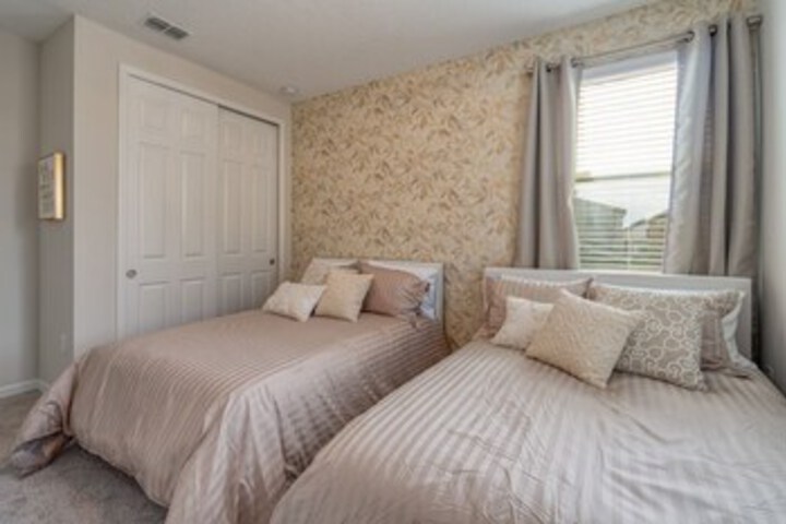 Room 172 of 225