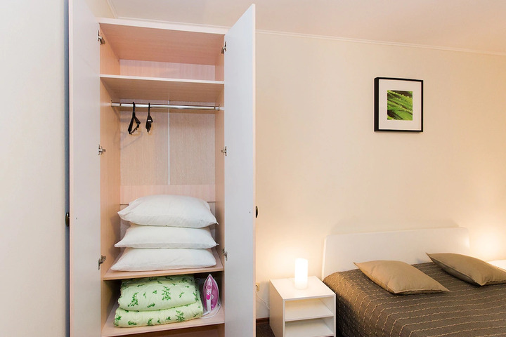 Room 4 of 5