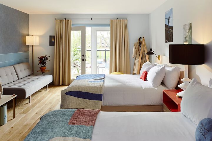 1 Queen Bed (4 of 29)