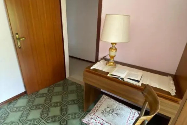 Room 3 of 15