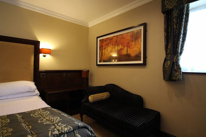 Room 10 of 57