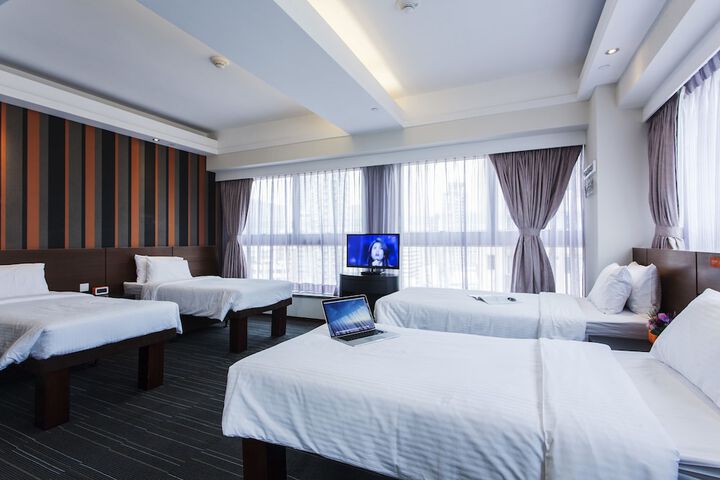 Room 32 of 58