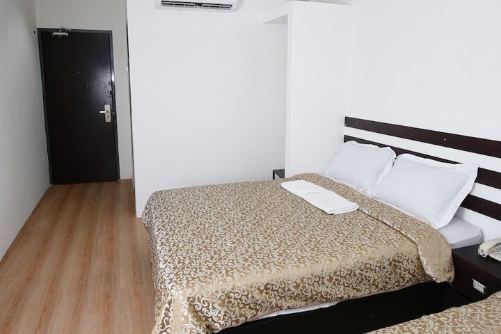 Room 16 of 68