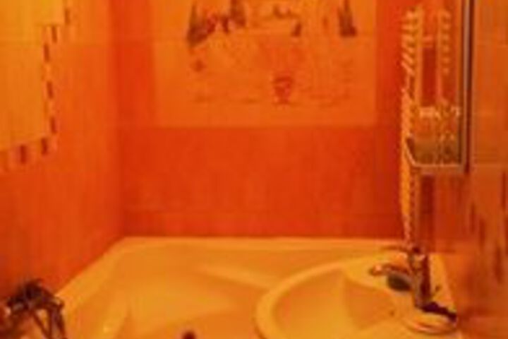Room 2 of 39